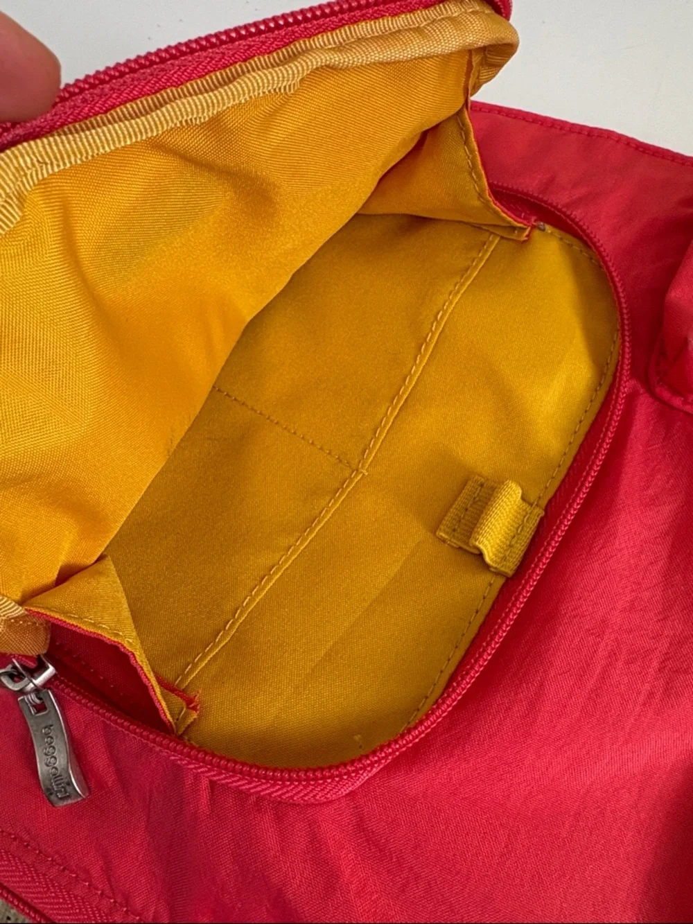 Baggallini Red/Coral Sling Nylon Crossbody Messenger Bag